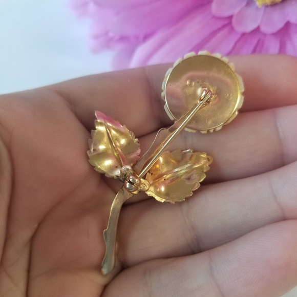 Wonderful VTG Ivory Rose Brooch - Picture 8 of 8